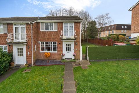 3 bedroom end of terrace house for sale, Brooklyn Close, Surrey GU22