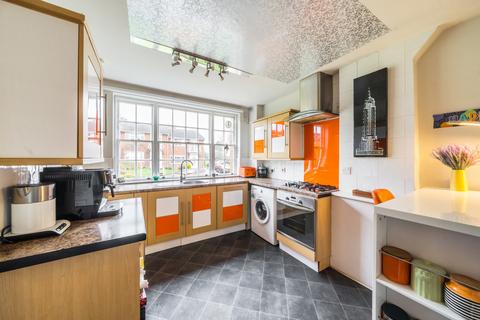 3 bedroom end of terrace house for sale, Brooklyn Close, Surrey GU22