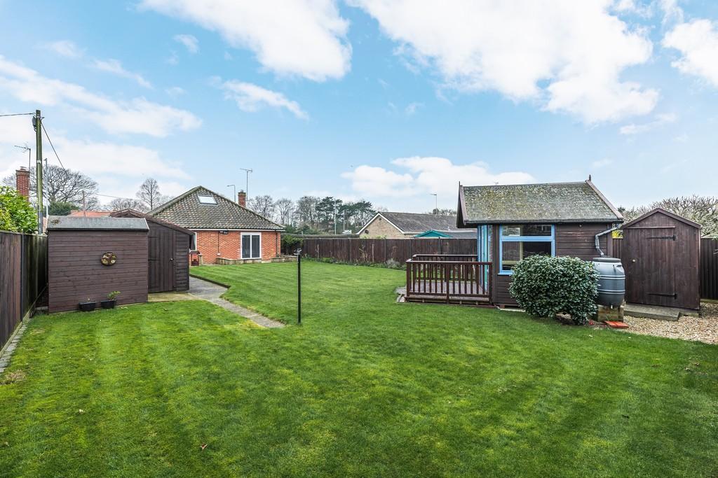 Fakenham 4 bed detached bungalow for sale £400,000