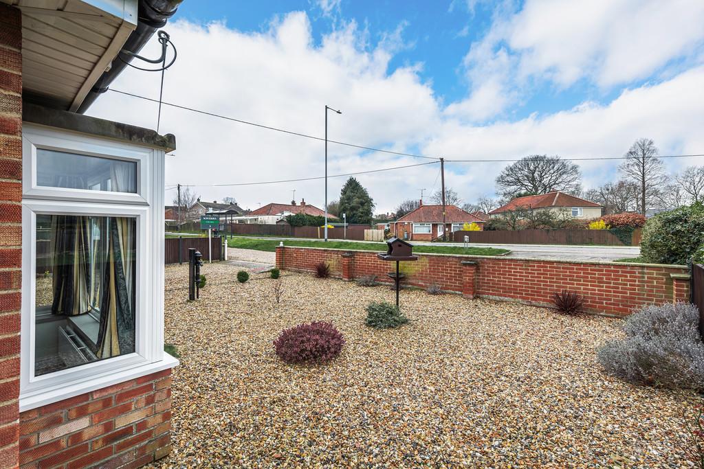 Fakenham 4 bed detached bungalow for sale £375,000