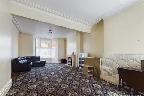4 bedroom terraced house for sale, Shaw Road, Blackpool FY1