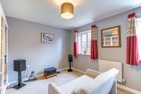 5 Fairweather Close, Redditch, B97 6LE