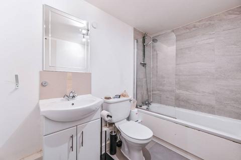 2 bedroom flat for sale, Voltaire Road, Clapham, London, SW4
