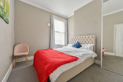 2 bedroom flat to rent, Laleham Road, Catford, London, SE6