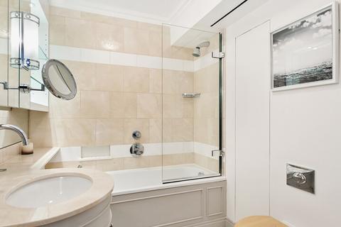 2 bedroom flat to rent, Bloomfield Court, Bourdon Street, London