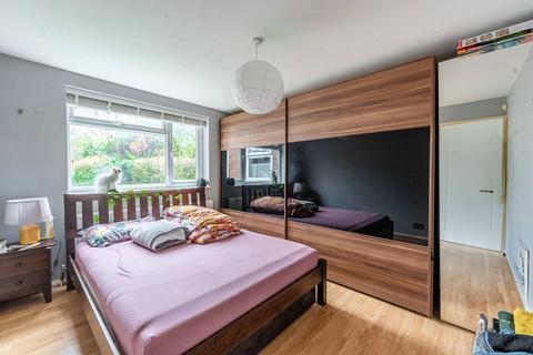 2 bedroom flat to rent, Tallack Close, Harrow, HA3