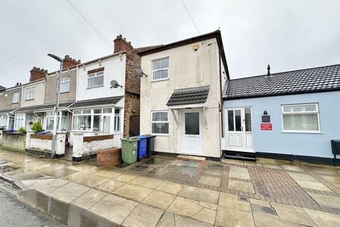 2 bedroom semi-detached house to rent, West Street, Cleethorpes DN35