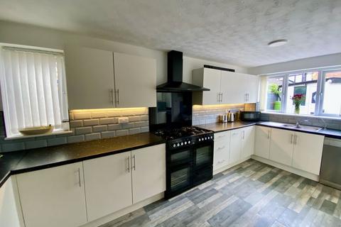 5 bedroom detached house for sale - Elizabethan Way, Northwich, CW9 7UH