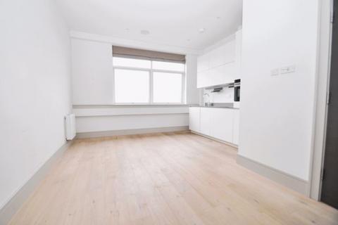 Studio to rent, Burlington Road, New Malden