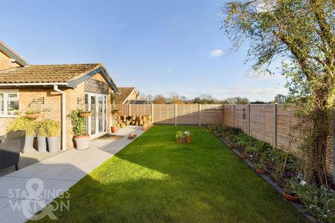 3 bedroom detached bungalow for sale - Willow Close, Wortwell, Harleston