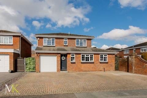 4 bedroom detached house for sale, Sandringham Close, Bournemouth BH9