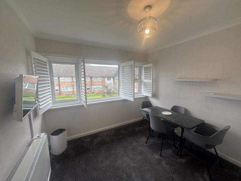 Dining Room / Bed 2