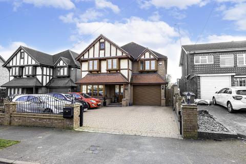 4 bedroom detached house for sale, Daws Heath Road, Rayleigh