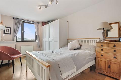 1 bedroom flat for sale, Savoy Court, North Harrow