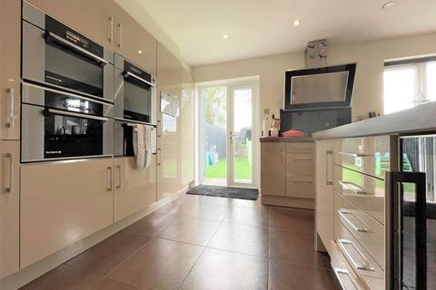 53 Brookfield, Highworth, Swindon, SN6 7HY