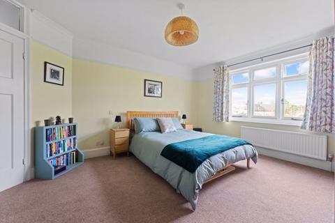 5 Barrow Hedges Way, Carshalton, SM5 3LL