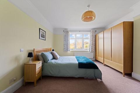 5 Barrow Hedges Way, Carshalton, SM5 3LL
