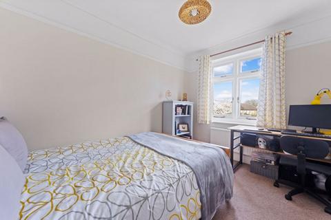 5 Barrow Hedges Way, Carshalton, SM5 3LL