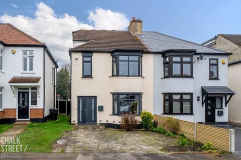 94 Burnway, Hornchurch, RM11 3SQ