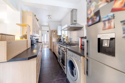 94 Burnway, Hornchurch, RM11 3SQ