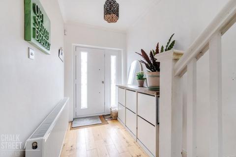 94 Burnway, Hornchurch, RM11 3SQ