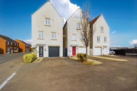 3 bedroom detached house for sale, Quayside Way, Gloucester