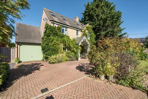 4 bedroom detached house to rent, Geminus Road, Bicester OX26