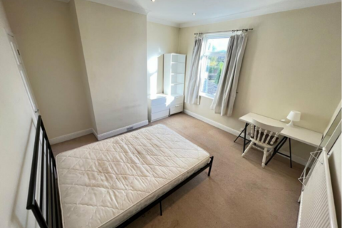 1 bedroom in a house share to rent, Room 2, Thistleberry Avenue, ST5