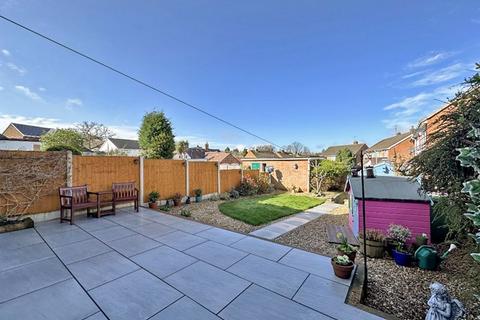 3 bedroom semi-detached house for sale, The Fold, PENN