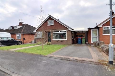 3 bedroom bungalow for sale - Shelmore Close, Stafford ST16