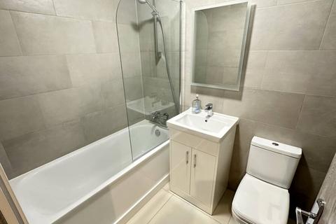 2 bedroom flat to rent, Wilkinson Close, London NW2