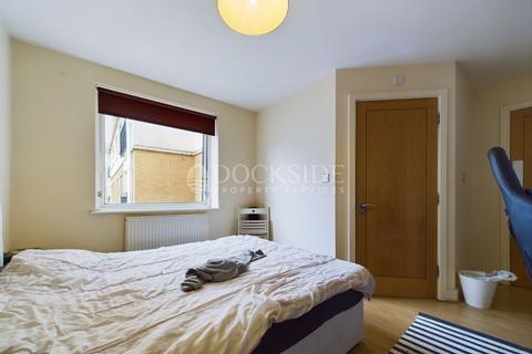 3 bedroom apartment for sale, Newport Avenue, London