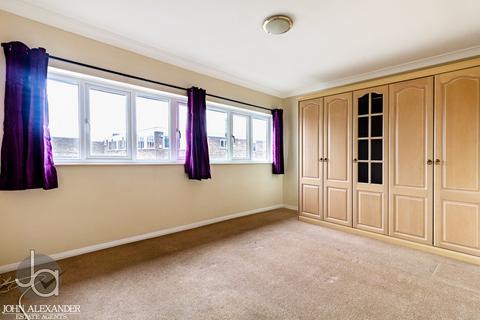 2 bedroom flat for sale, Church Road, Tiptree