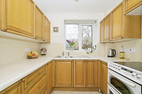 2 bedroom flat for sale, Tregolls Road, Truro TR1