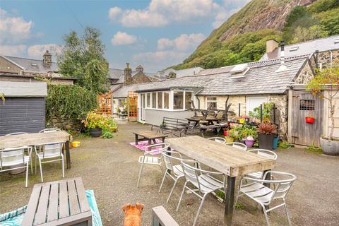 Restaurant for sale, Market Square, Tremadog, Porthmadog, Gwynedd, LL49