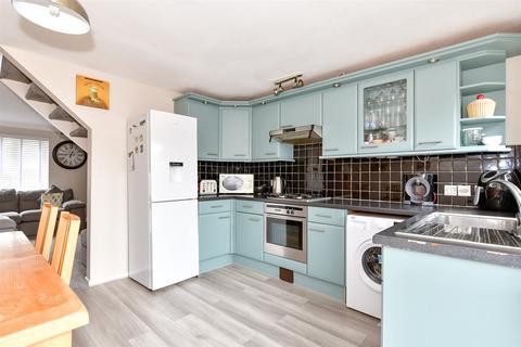 162 Highview, Vigo, Gravesend, DA13 0UT