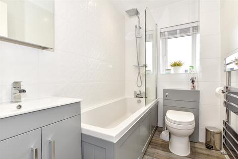 162 Highview, Vigo, Gravesend, DA13 0UT