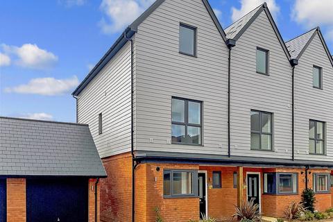 3 bedroom townhouse for sale, Chilmington Lakes, Great Chart, Ashford, Kent