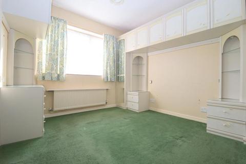 3 bedroom detached bungalow for sale - Burford Close, Barton Hills, Luton, Bedfordshire, LU3 4DS