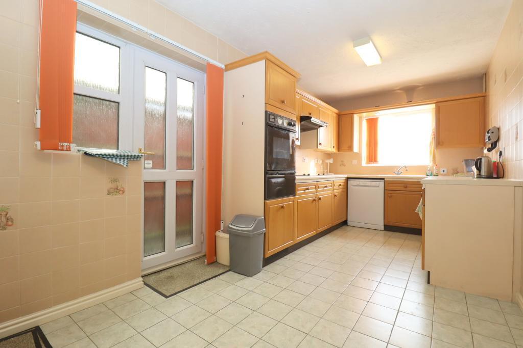 Burford Close, Barton Hills, Luton... 3 bed detached bungalow for sale