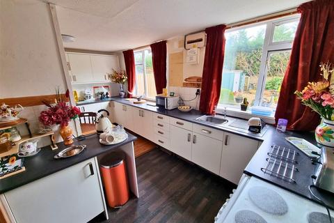 3 bedroom end of terrace house for sale, Hopyard Close, Leominster, Herefordshire, HR6 9AA
