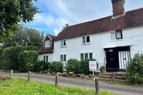 4 bedroom semi-detached house for sale, Iddenden Cottages, High Street, Hawkhurst, Kent, TN18 4PT