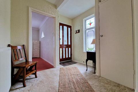 2 bedroom semi-detached house for sale, Ashurst Avenue, Southend on Sea, Essex, SS2 4TJ