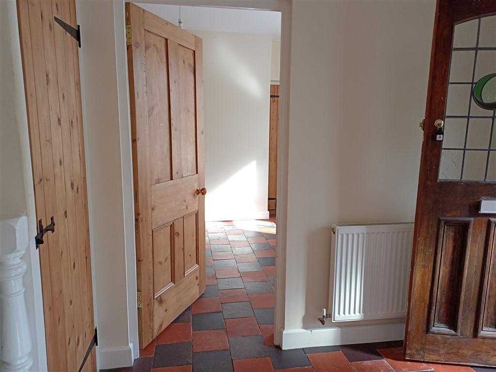 Troedyrhiw 1 - Hallway