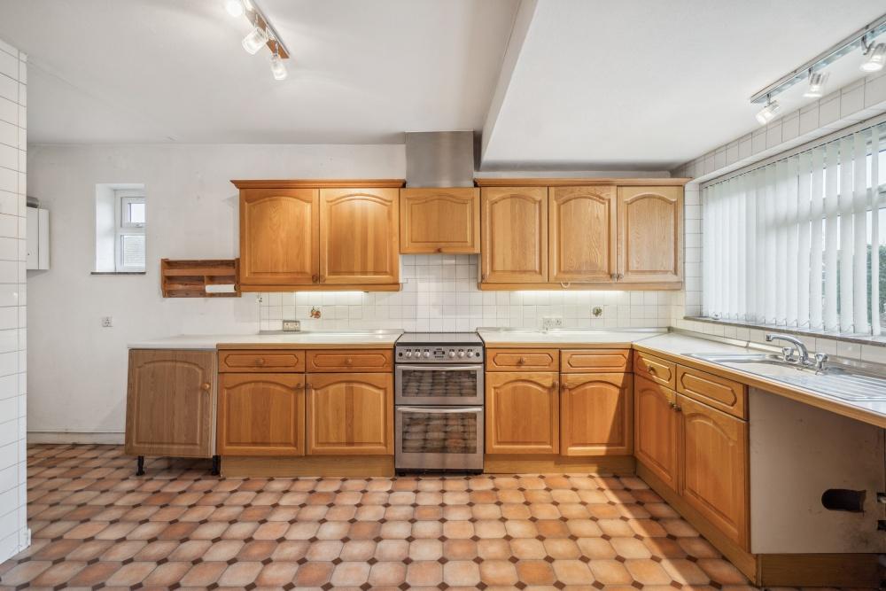 Post Meadow, Iver SL0 3 bed detached bungalow for sale £725,000