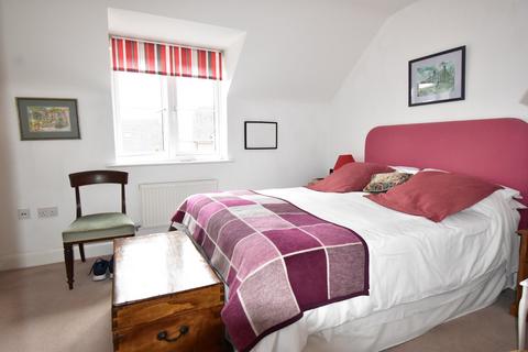 3 bedroom semi-detached house for sale, Feltham Way, Tewkesbury GL20