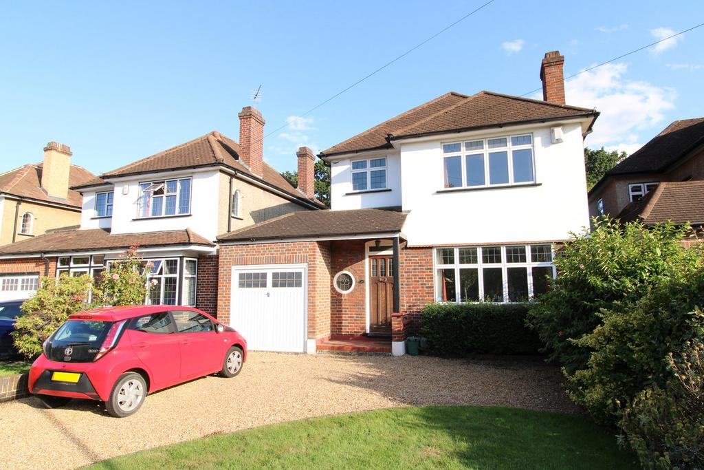 Hayes Chase, West Wickham, BR4 3 bed detached house for sale £850,000