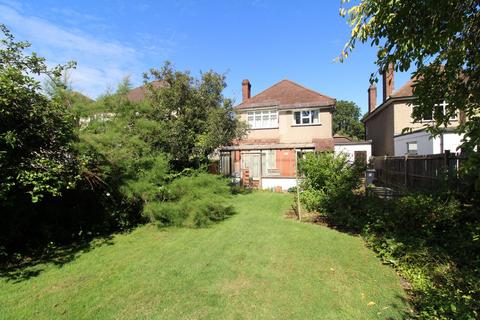 19 Hayes Chase, West Wickham, BR4 0HU