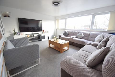 28 Birch Grove, Windsor, SL4 5RT