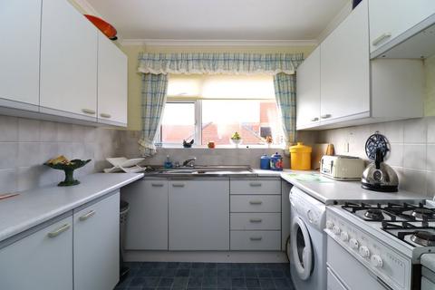 2 bedroom flat for sale, 19a Cooden Drive, Bexhill On Sea, TN39